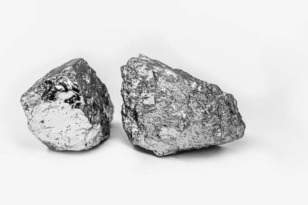 Палладий химический элемент, который при комнатной температуре сжимается в твердом состоянии. Металл, используемый в промышленности. Концепция добычи полезных ископаемых.