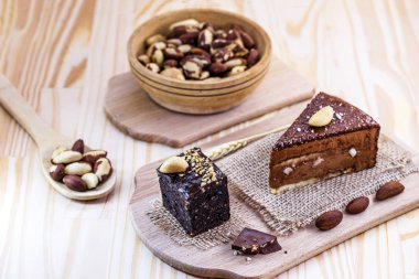 Fındıklı çikolatalı pasta, kestaneli browni. Brezilya çikolatalı ve fındıklı. Brezilya 'da 