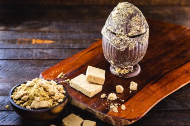 Dilimlenmiş ekmek, keten tohumu ve kestane. Vejetaryen ekmeği, sağlıklı yaşam konsepti