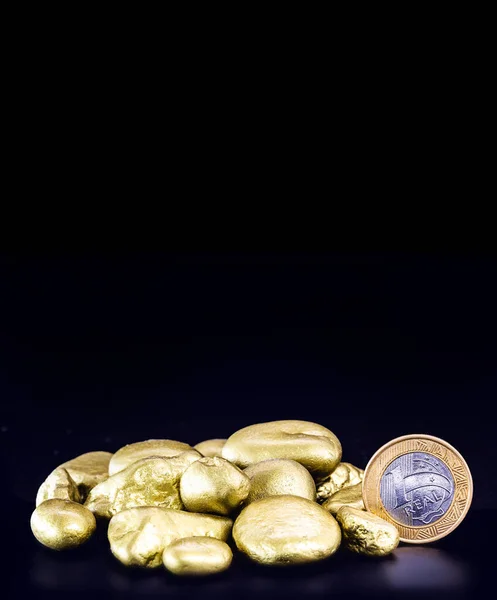 Una Moneta Vera Con Pepite Oro Concetto Svalutazione Della Valuta — Foto Stock