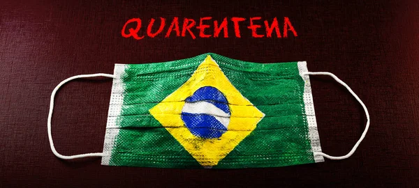 Máscara Respiratória Com Textura Bandeira Brasileira Escrita Português Conceito Crise — Fotografia de Stock