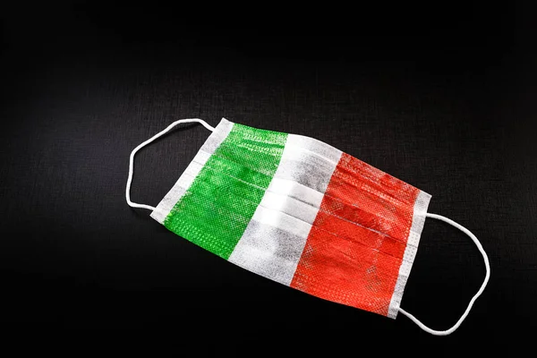 Máscara Respiratoria Desechable Con Textura Bandera Italia Concepto Crisis Del — Foto de Stock
