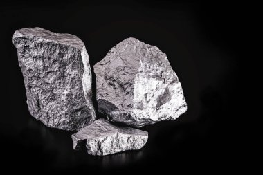 Büyük gümüş taş, nadir bulunan gümüş külçeler. Gemstone yüksek çözünürlüklü, lüks konsept. Meksika cevheri kazısı.