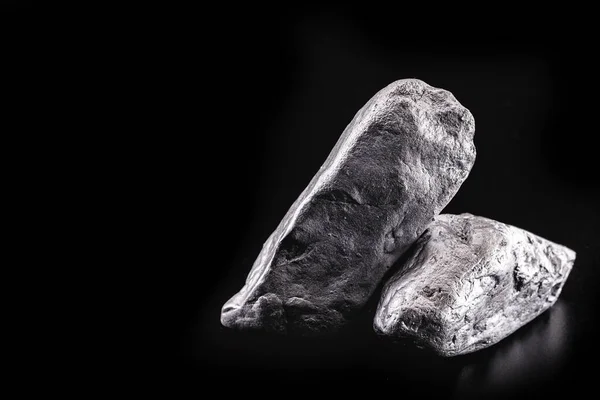 パラジウムは固体中の室温で収縮する化学元素である 業界で使用される金属 鉱物抽出概念 — ストック写真