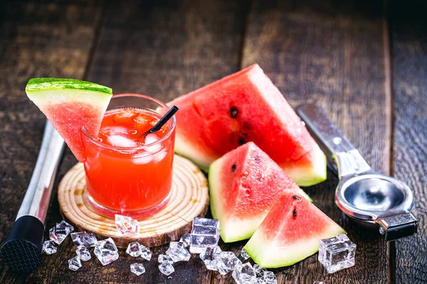 Braziliaanse Caipirinha Typisch Braziliaanse Cocktail Gemaakt Van Watermeloen Cachaca Suiker — Stockfoto