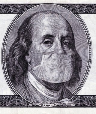 ABD 'de COVID-19 Coronavirus salgını, yüz maskeli 100 dolar nakit. Virüs salgını dünya ekonomisini yavaşlattı, ABD sağlık krizinde.