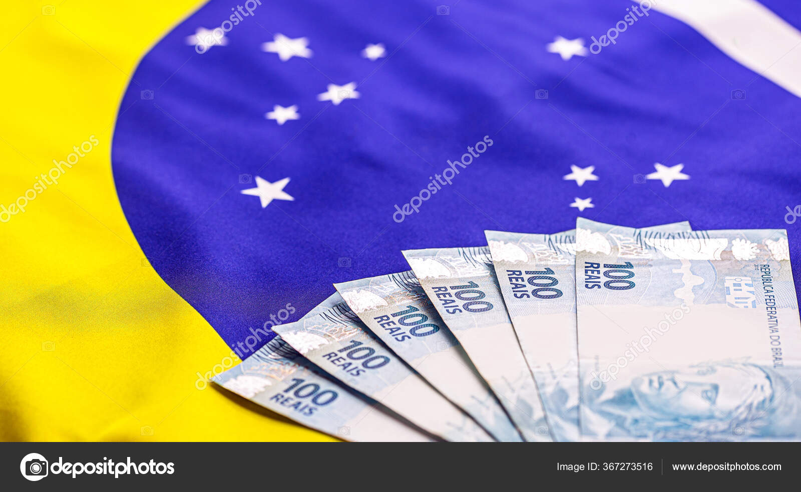 600 Brasilianische Reais Banknoten 100 Reais Zusammen Hintergrund Die Brasilianische Stockfotografie Lizenzfreie Fotos C Robertohunger 367273516 Depositphotos
