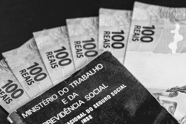 Brazilský Pracovní Průkaz 100 Bankovkami Dokument Napsaný Portugalským Ministerstvem Práce — Stock fotografie
