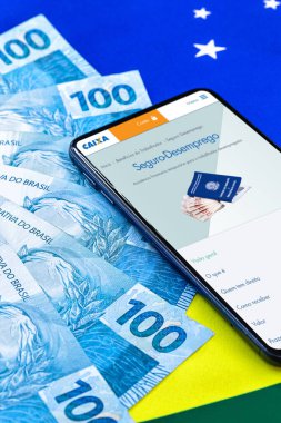 29 Nisan 2020, Brezilya. Brezilya İşsizlik Sigortası ve FGTS sayfası. Caixa Bankası. İşsizlere devlet yardımı.