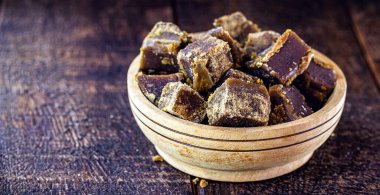 Şeker, parçalanmış şeker, çeşitli tatlar. Brezilya Rapadura 'sı, ülkenin kuzeydoğusundan tatlı..