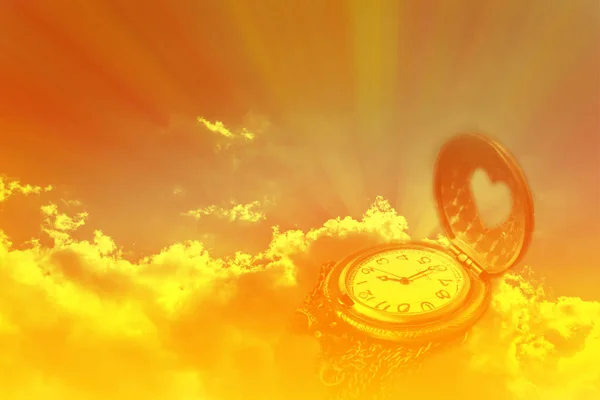 Watch óra álmodozó sun ray fény jelennek meg, vagy elterjedt trought — Stock Fotó