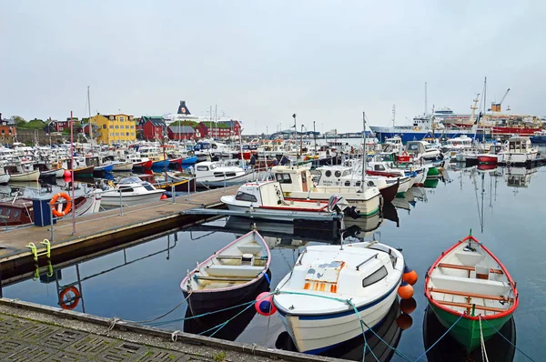 Hafen von torshavn auf den färöischen Inseln — Stockfoto