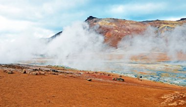 İzlanda'nın Adası üzerinde volkanik krater