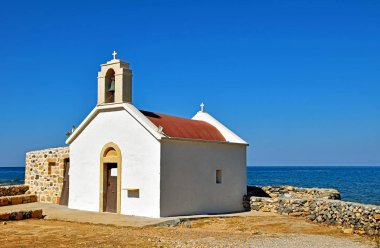 Chersonissos Crete, Yunanistan adada deniz küçük kilise 