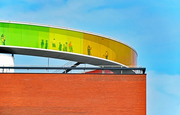 "Aros Aarhus Sanat Müzesi'nin çatısında gökkuşağı panoramanız — Stok fotoğraf