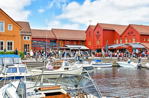 Kristiansand Norwegen Juli 2017 Motorboote Fahren Auf Einem Kanal Bezirk — Stockfoto