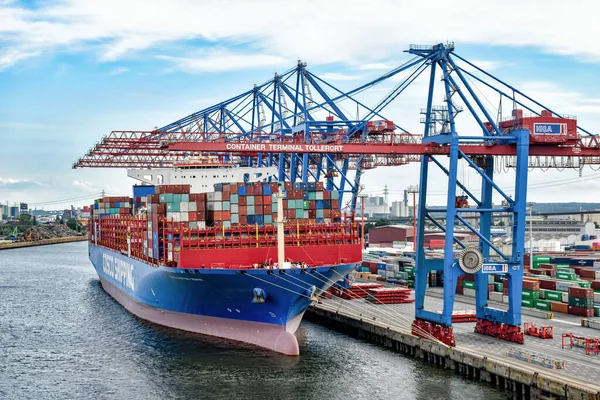 德国汉堡 2018年8月4日 Cosco Shipping Gemini号集装箱船停泊在汉堡港集装箱码头 — 图库照片