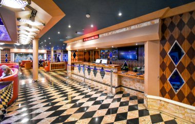 Kuzey Denizi - 19 Temmuz 2017: Costa Cruises adlı nakliye şirketinin Costa Favolosa yolcu gemisinde kıyı gezisi