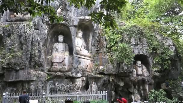 Hangzhou Feliz, o Riendo, talla de roca de Buda — Vídeo de stock