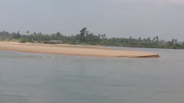 Arambol, Goa, Indien - November, 2017:View av Arambol Beach på kvällen, Goa, Indien den 23 Nov 2017. — Stockvideo