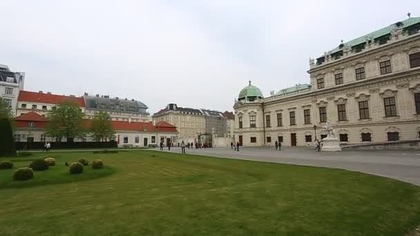 Старі будівлі у Відні. Європейський стиль Квітень 2019 Відень, Австрія — стокове відео