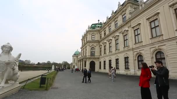Stare budynki w Wiedniu. Styl europejski kwiecień 2019 Wiedeń, Austria — Wideo stockowe