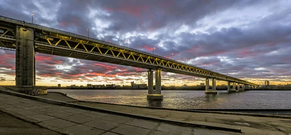 Ponte della metropolitana a Nizhny Novgorod — Foto Stock