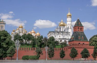 Kremlin duvarın arkasında