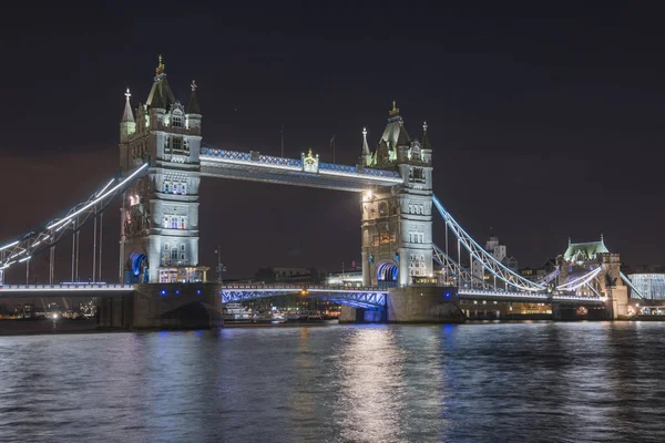 Londen stadsgezicht nachts — Stockfoto