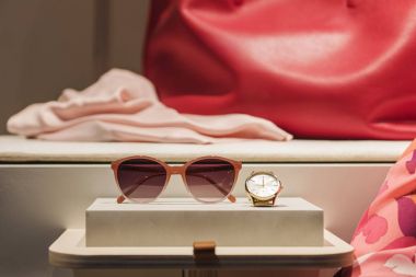 Paris'te lüks mağaza fantezi vitrin