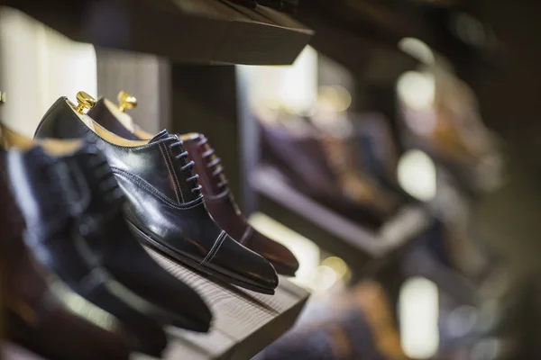 Мужская Обувь Роскошном Магазине Париже — стоковое фото