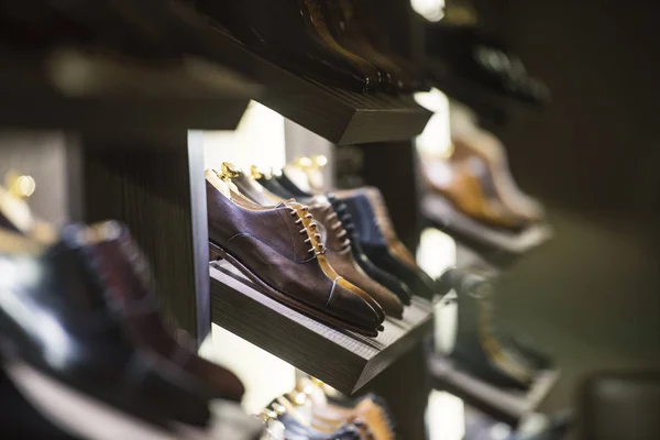 Zapatos Hombre Una Tienda Lujo París —  Fotos de Stock