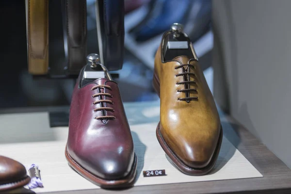 Zapatos Hombre Una Tienda Lujo París — Foto de Stock