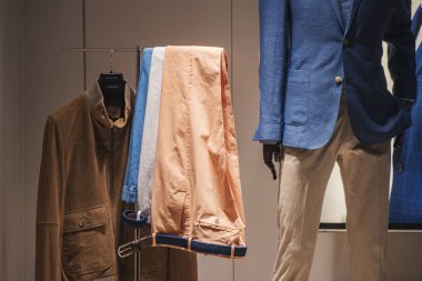 Paris'te erkek giyim mağaza