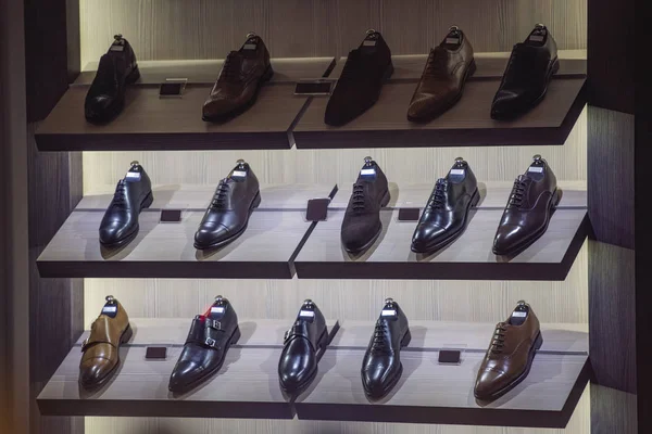 Zapatos Hombre Elegantes Una Tienda París — Foto de Stock