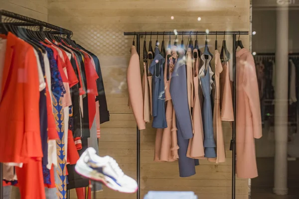 Elegant Women Shop Paris — Stock Photo, Image