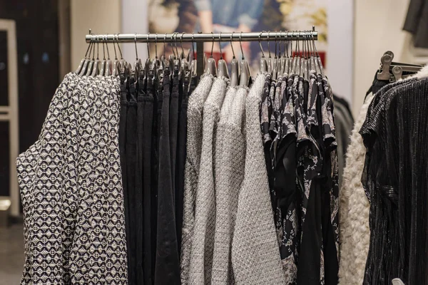 Ayrıntılı giyim mağazası