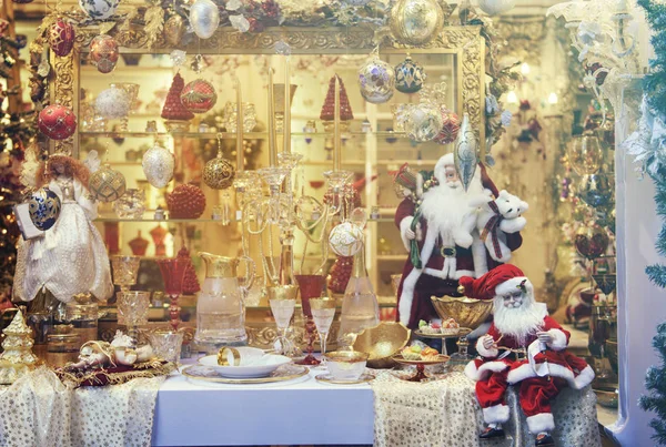 Sıcak renkler Noel süslemeleri