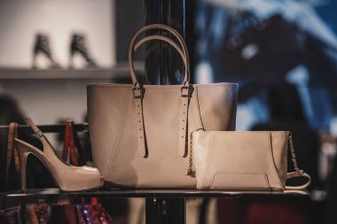 Lüks çanta bir mağaza