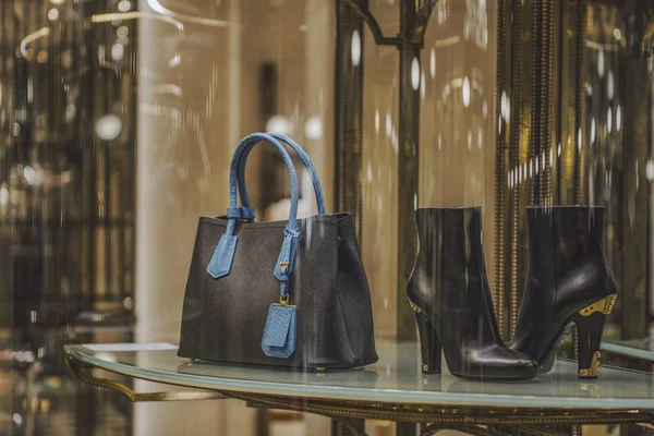 Luxury Handbags Store Milan — Stock Photo, Image