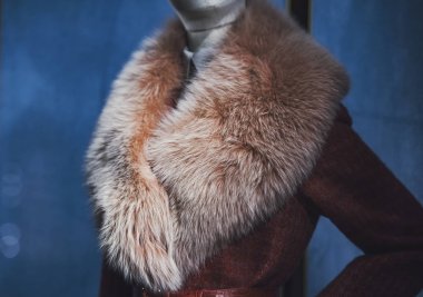 Bir mağazadan kürk detay