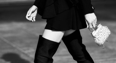 Paris, Fransa - 04 Mart 2019: Moda Haftası 'nda sokak tarzı görünümü - Pfwffw20.