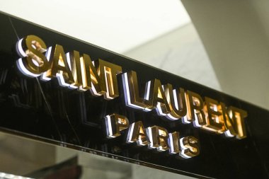Milan, İtalya 22 Şubat 2019 Saint Laurent logosu Milano, Şubat 2019.