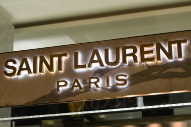 Milan, İtalya 22 Şubat 2019 Saint Laurent logosu Milano, Şubat 2019.