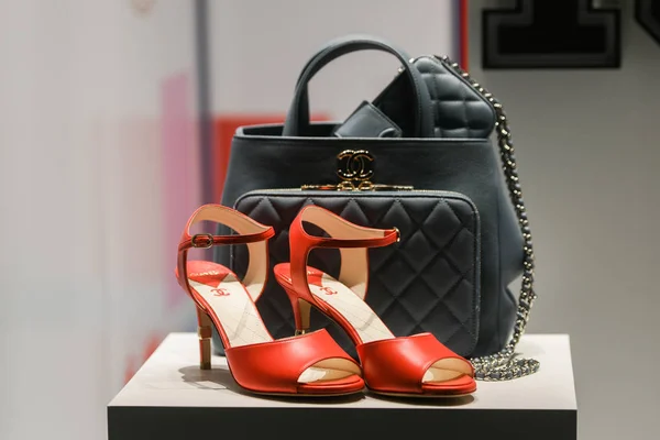 Milano Italien Februar 2019 Chanel Luksus Tilbehør Tøj Butik Milano - Stock-foto