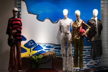 Paris, Fransa - 3 Mart 2019: Michael Kors Mağazası, Mart 2019.