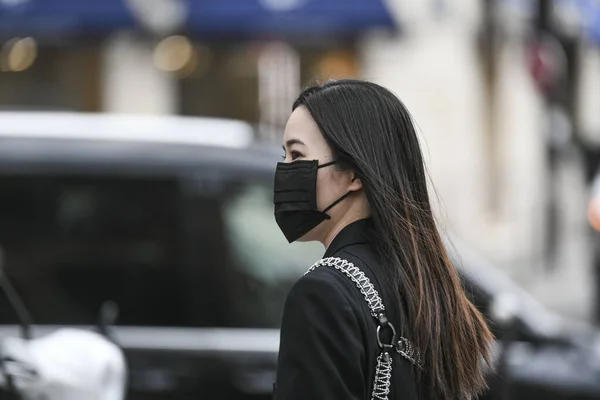 Paris France February 2020 People Wearing Protective Masks Paris Coronavirus — Stockfoto