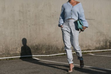 Sokak tarzı kıyafetler ve aksesuar ayrıntıları - Sokak stili sol 2020