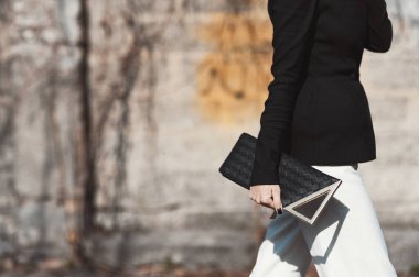 Sokak tarzı kıyafet - giysi ve aksesuarlar