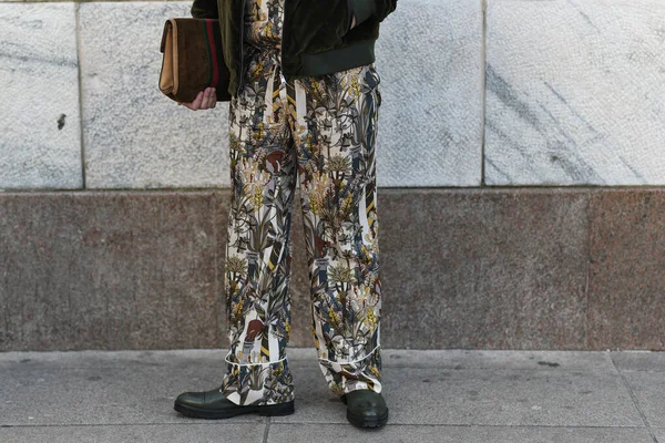 Милан Италия Февраля 2020 Года Детали Уличного Стиля Аксессуары Одежда — стоковое фото